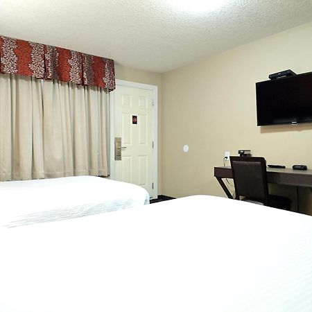 Royal Lodge Едмънтън Екстериор снимка