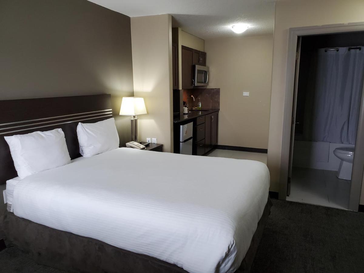Royal Lodge Едмънтън Екстериор снимка