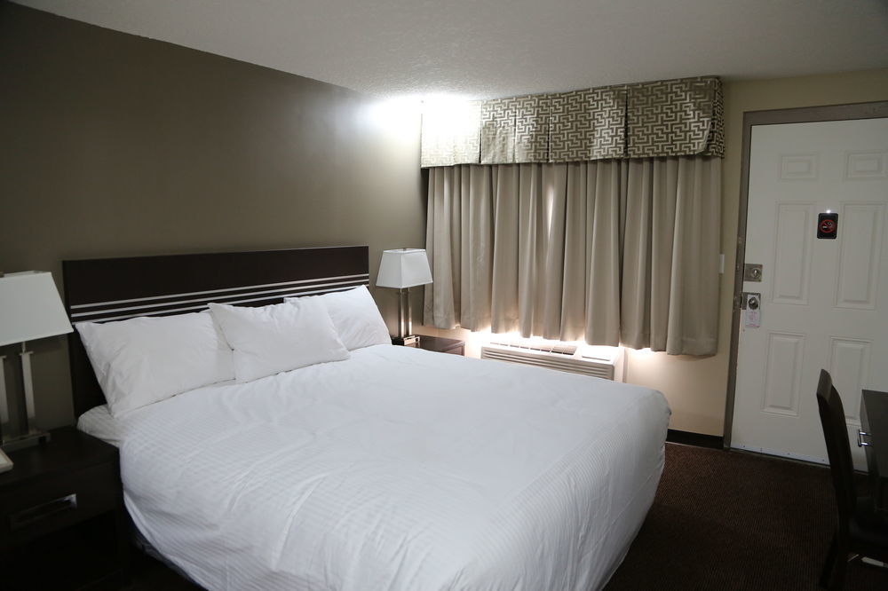 Royal Lodge Едмънтън Екстериор снимка