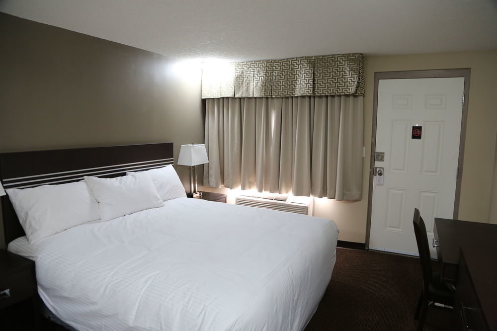 Royal Lodge Едмънтън Екстериор снимка