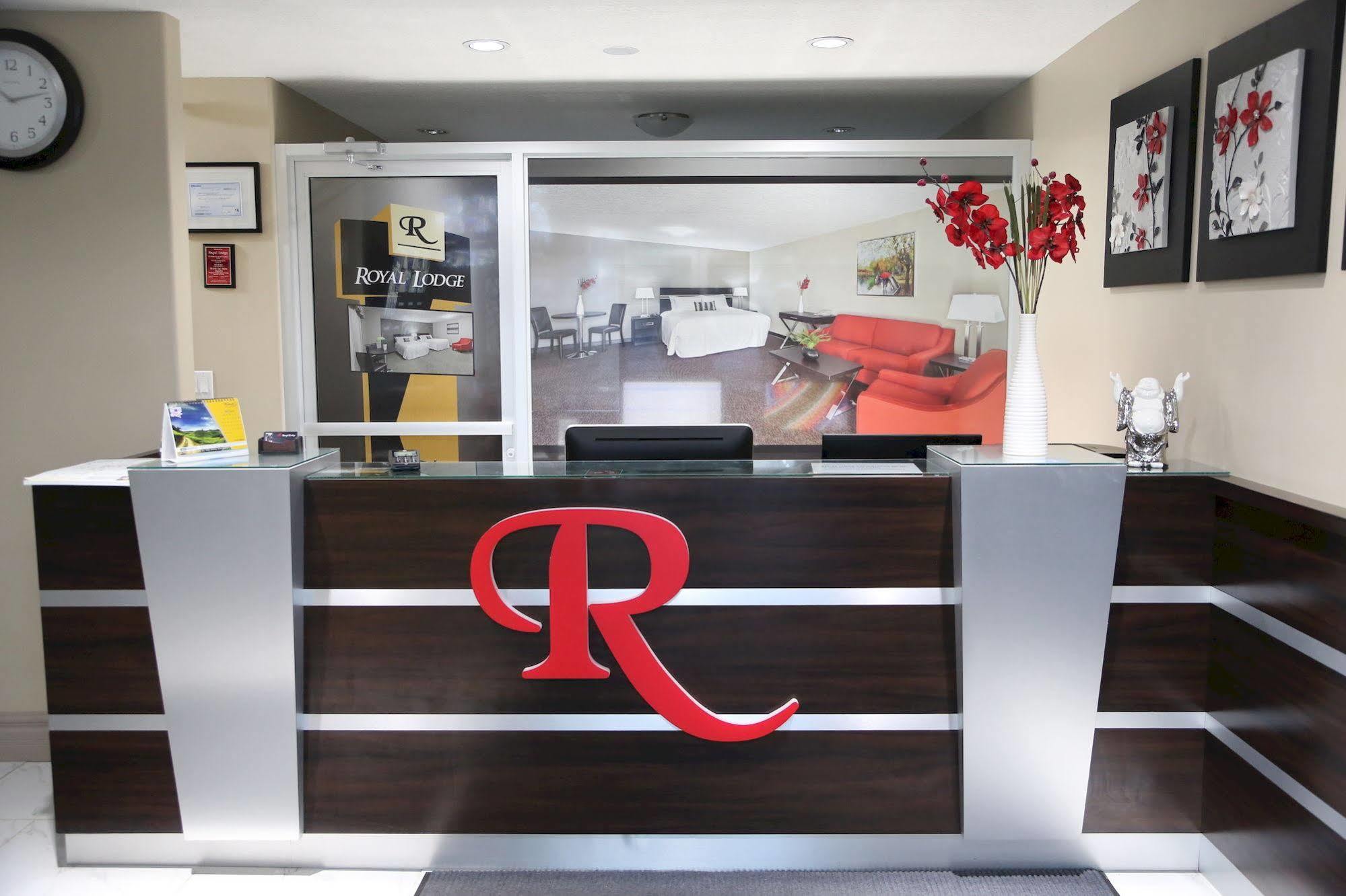 Royal Lodge Едмънтън Екстериор снимка