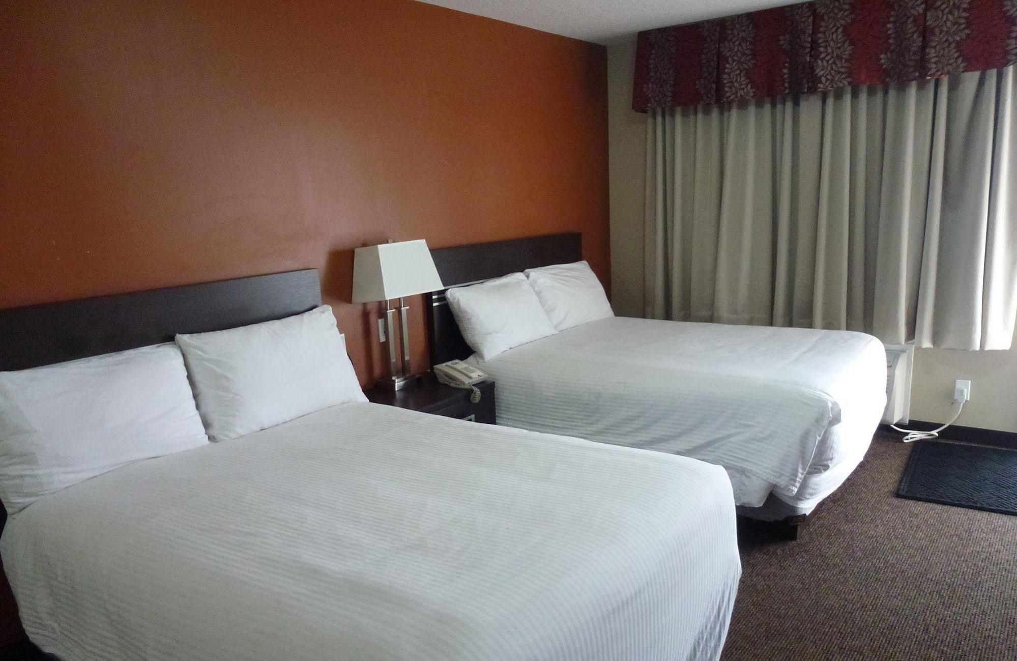 Royal Lodge Едмънтън Екстериор снимка