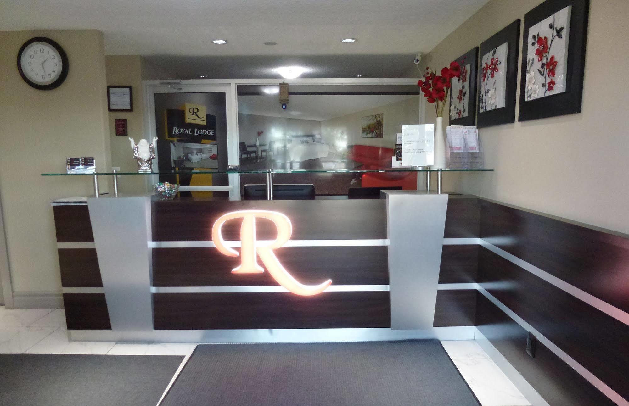 Royal Lodge Едмънтън Екстериор снимка